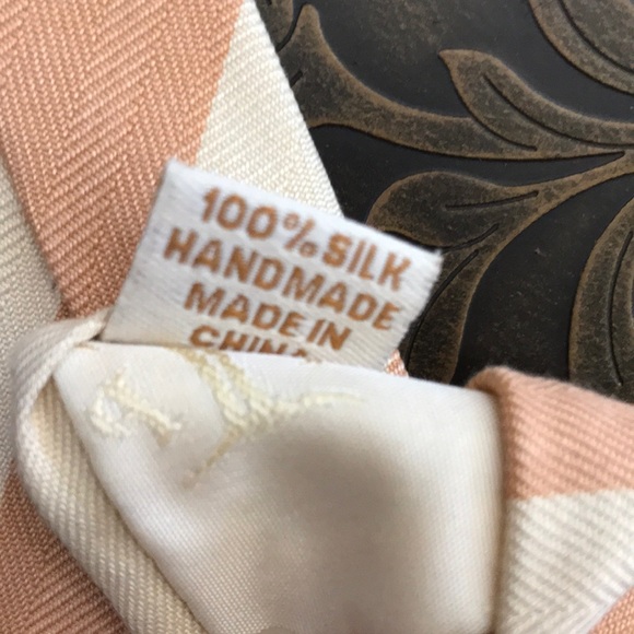 Vintage Off Island Tommy Bahama Hawaiian Tie - Picture 7 of 10